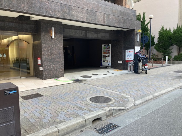 W O B Esaka月極駐車場の駐車場情報 吹田市江坂町1丁目21 24時間 機械 屋内 ハイルーフ対応 日本駐車場検索