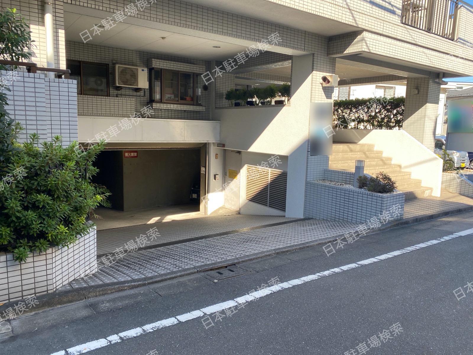 新宿区高田馬場４丁目　月極駐車場