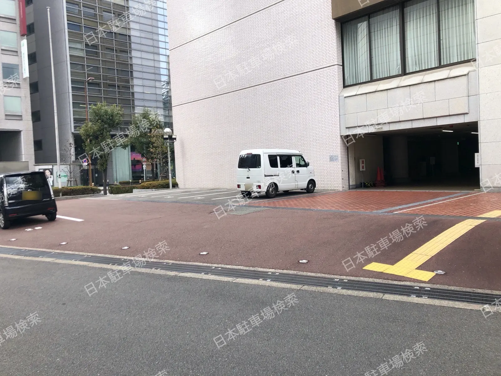 大阪市西区京町堀１丁目　月極駐車場