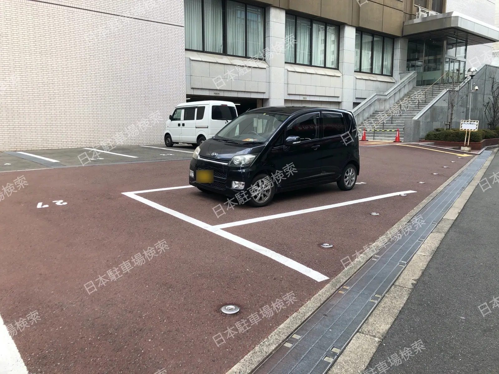 大阪市西区京町堀１丁目　月極駐車場