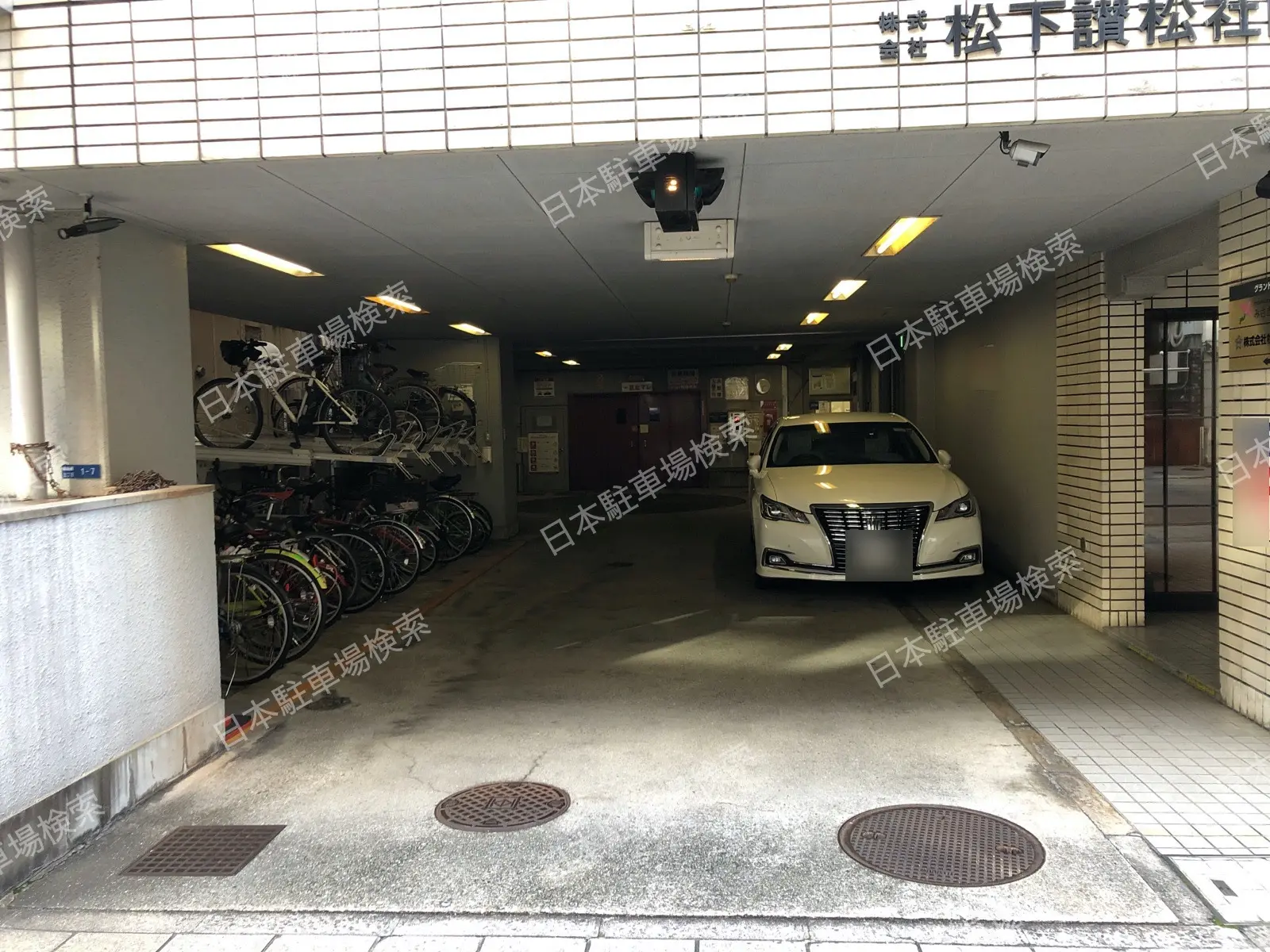 大阪市中央区南船場３丁目　月極駐車場