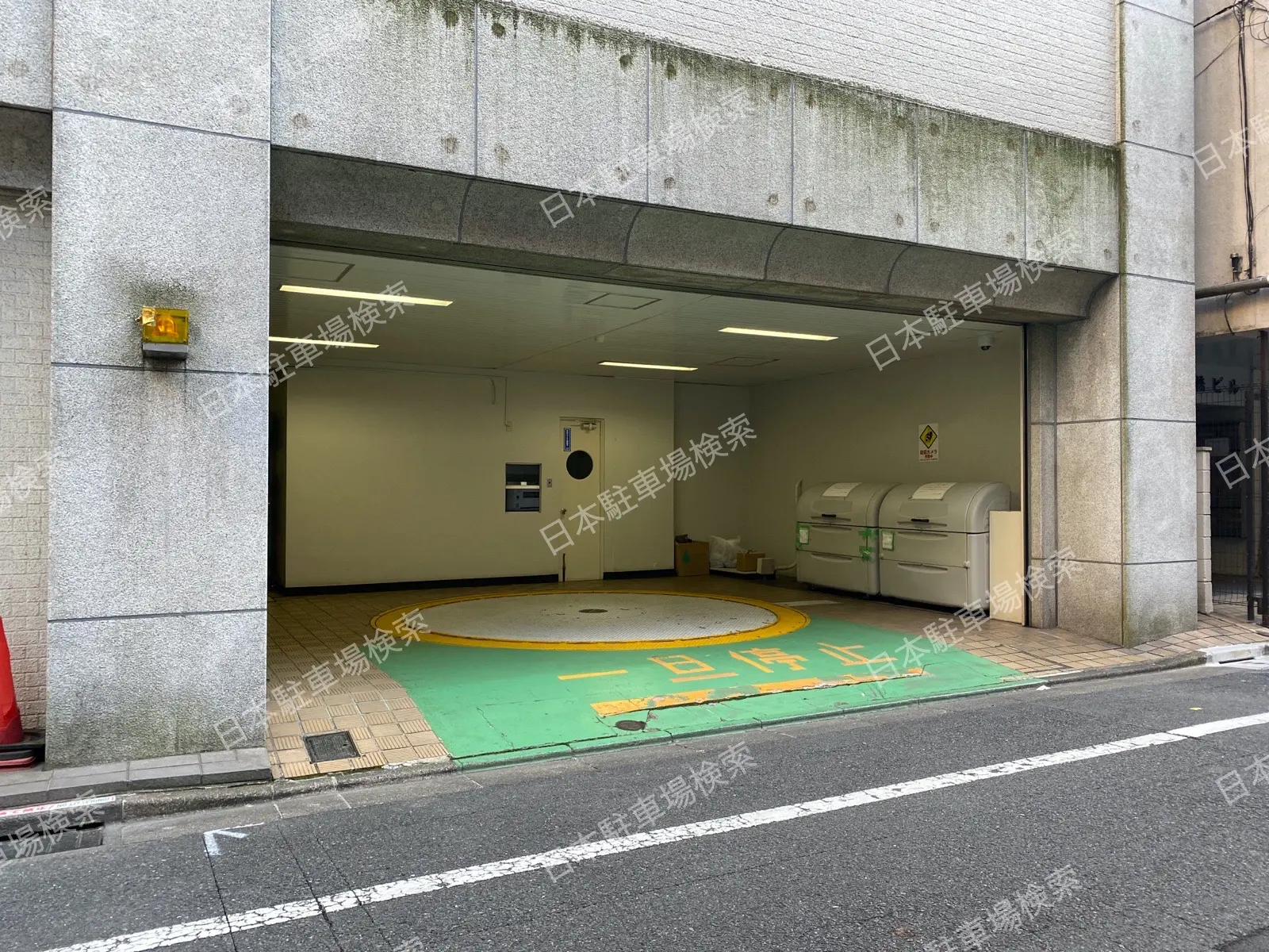 新宿区西新宿７丁目 月極駐車場