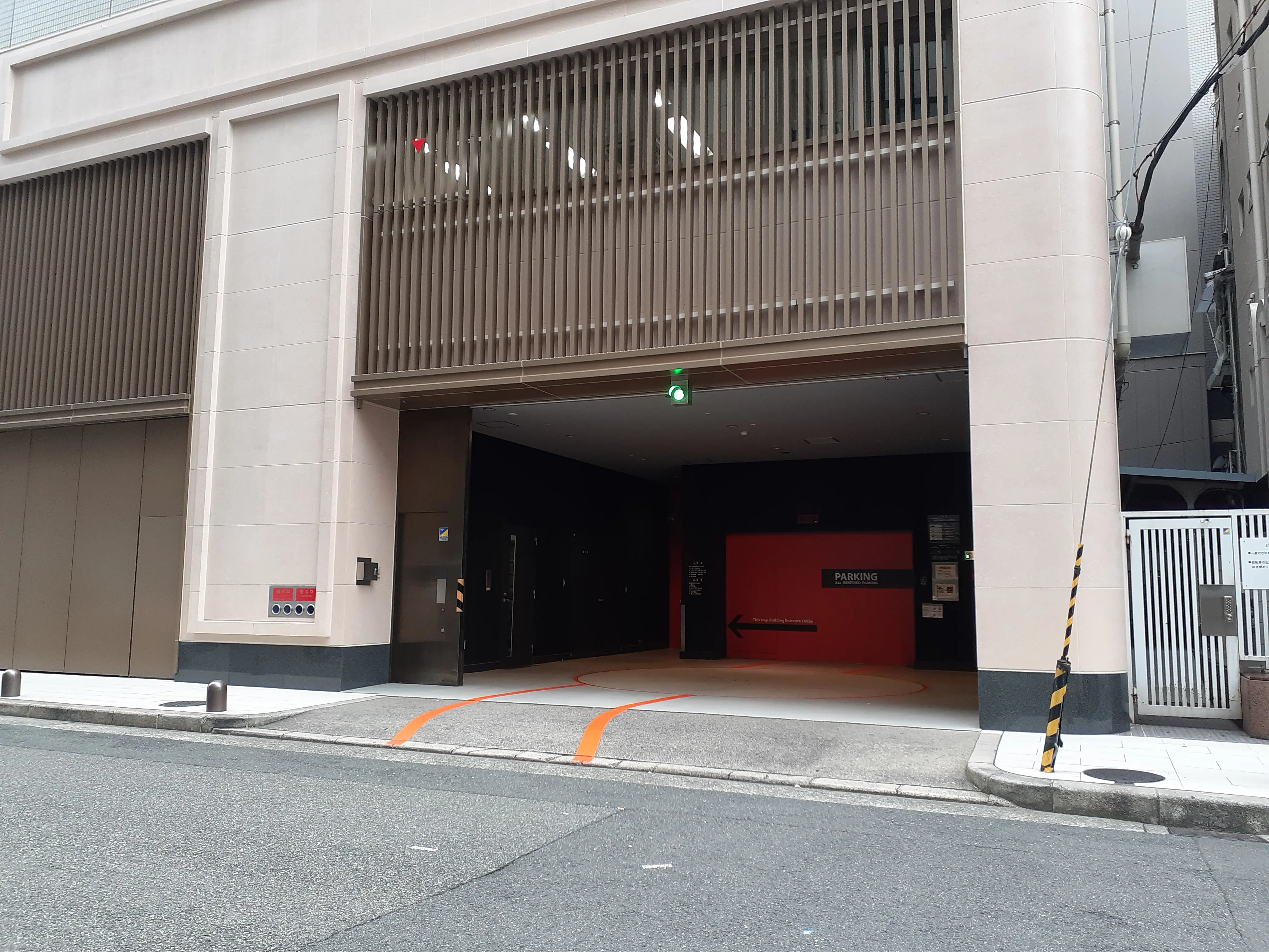 ★手数料０円★TODA BUILDING 心斎橋月極駐車場