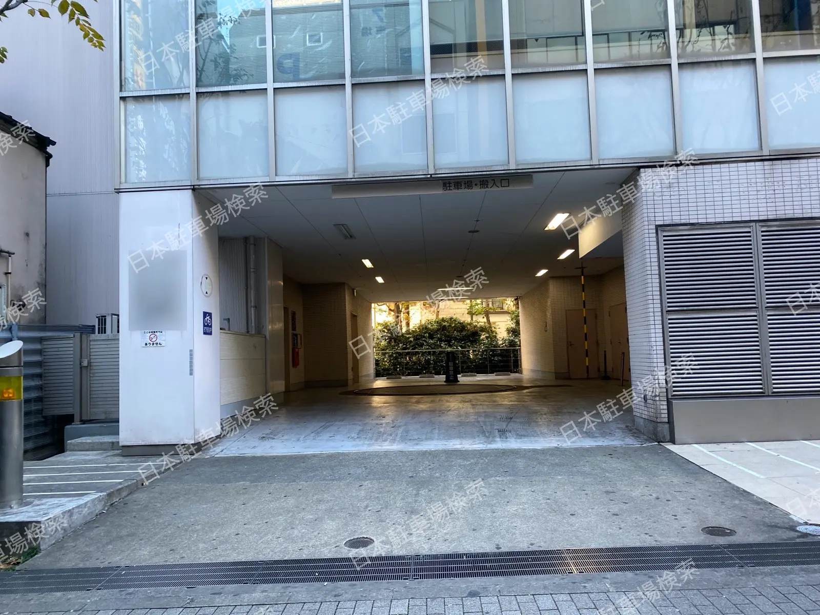 新宿区歌舞伎町１丁目　月極駐車場