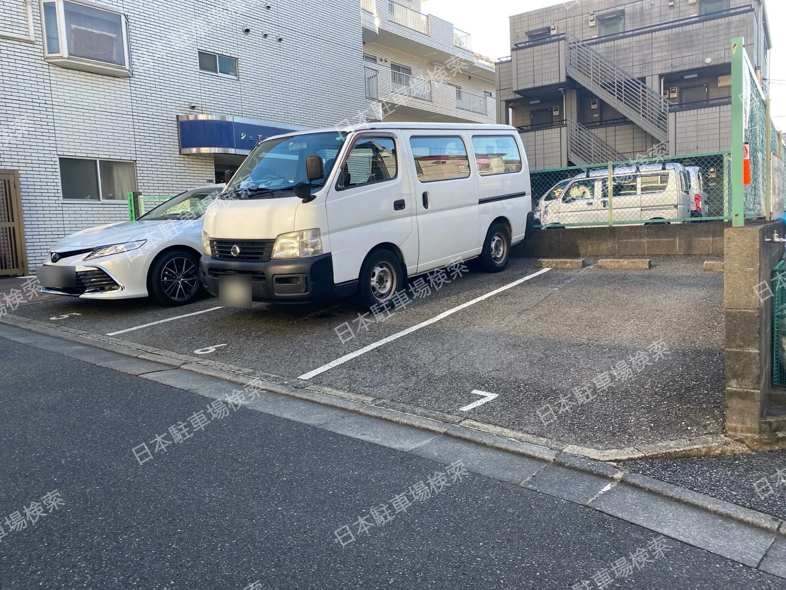 新宿区西新宿４丁目　月極駐車場