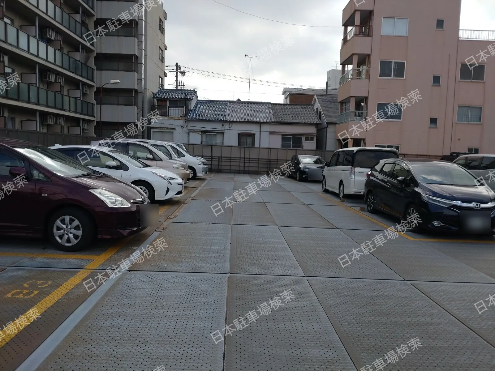 大阪市淀川区東三国６丁目9　月極駐車場