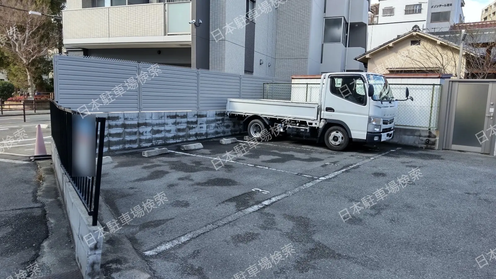 大阪市淀川区塚本４丁目　月極駐車場