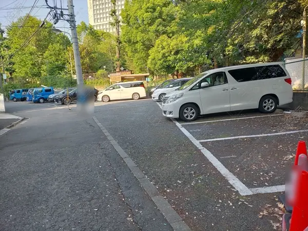 東２丁目4(屋外・平面) 月極駐車場