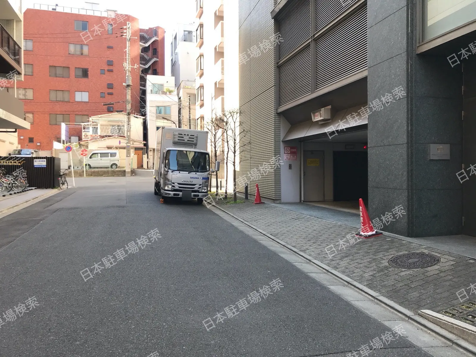 港区三田２丁目 月極駐車場