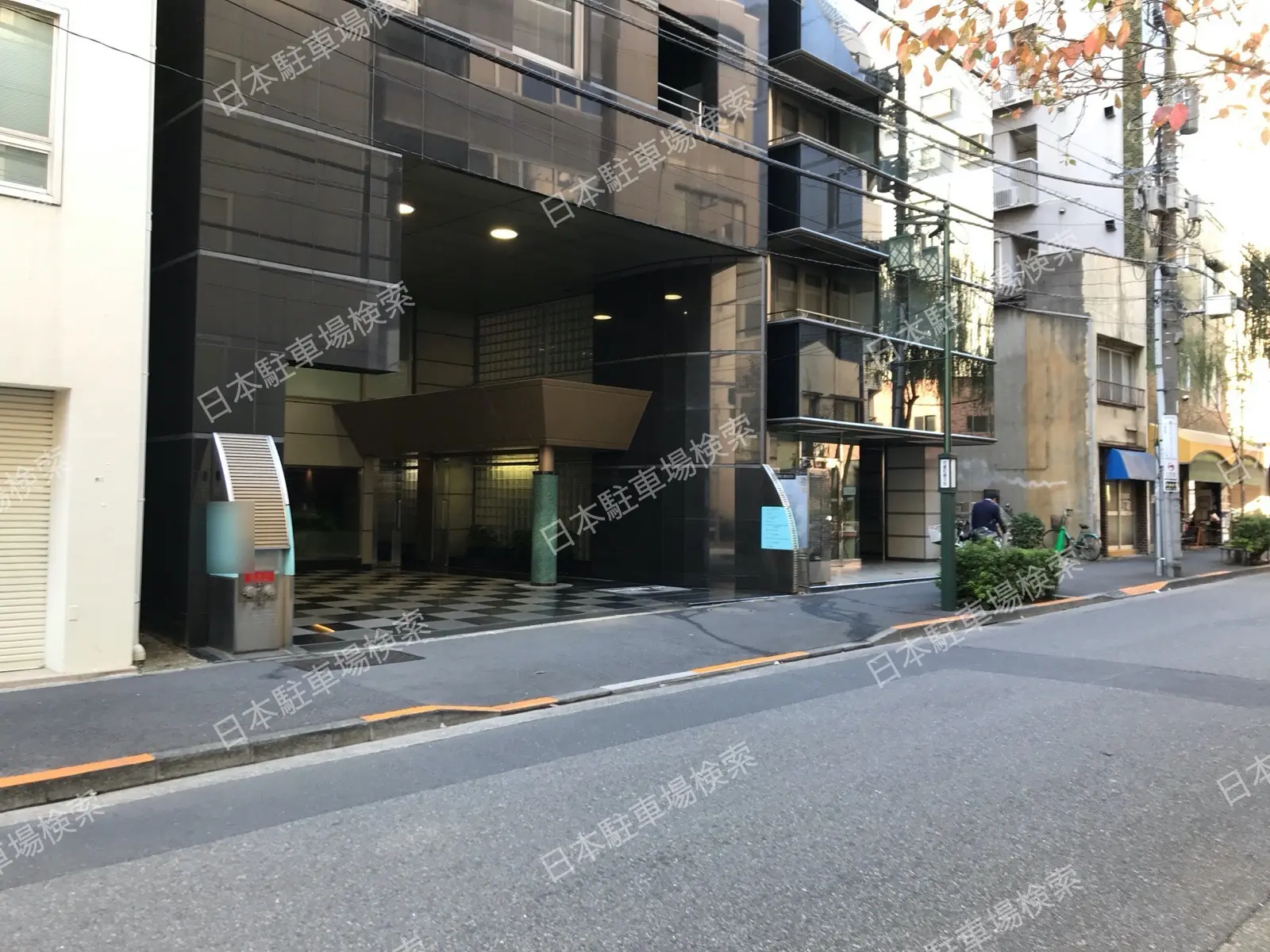 新宿区新宿１丁目　月極駐車場