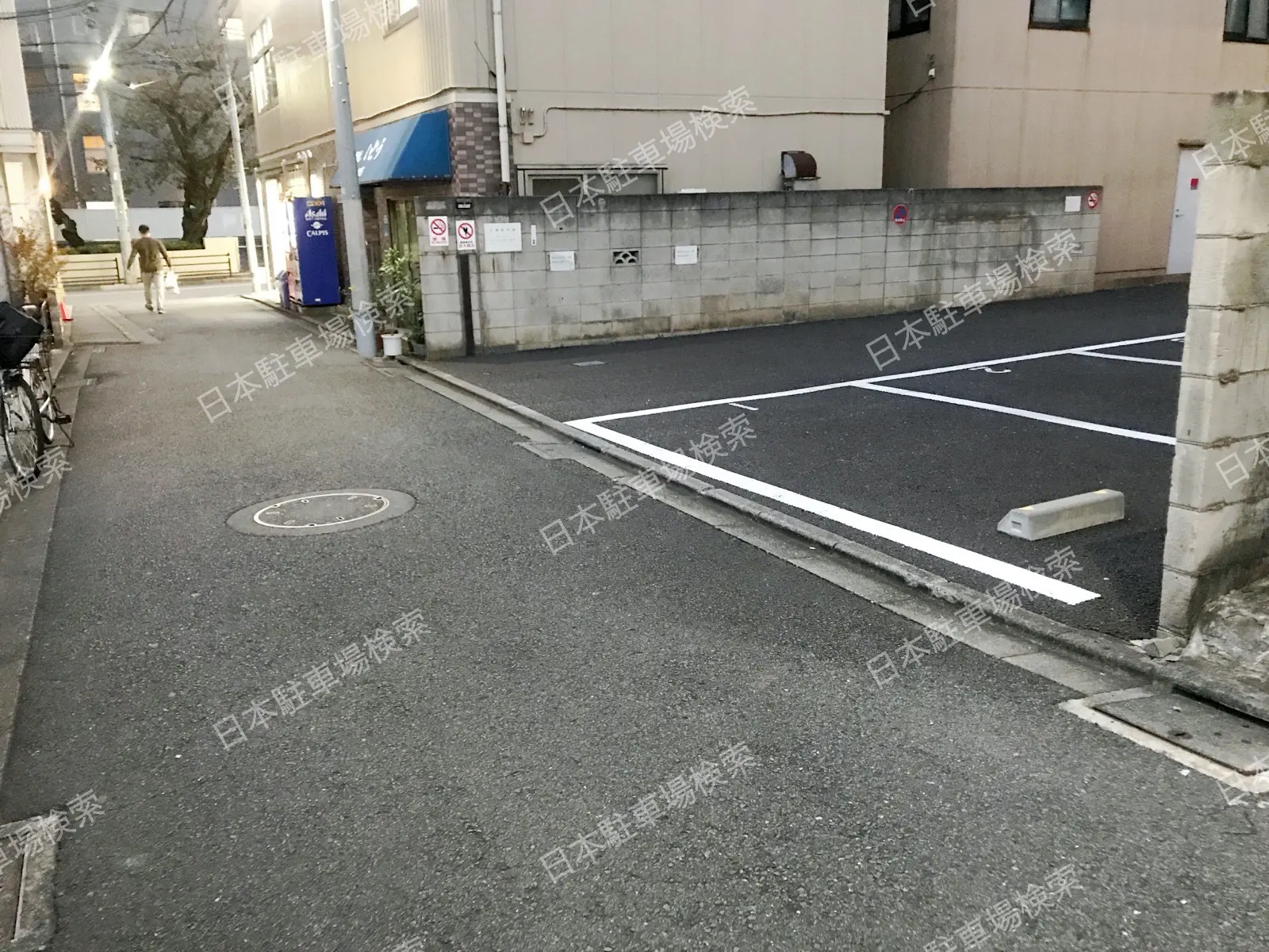 新宿区若松町　月極駐車場