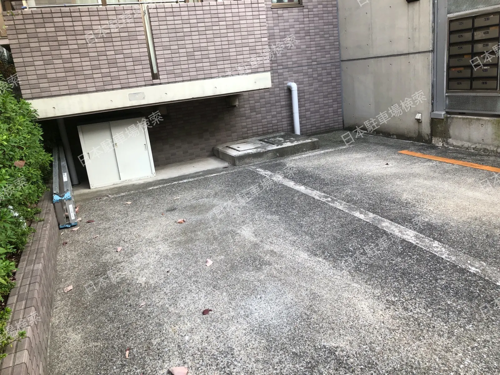 新宿区百人町２丁目月極駐車場