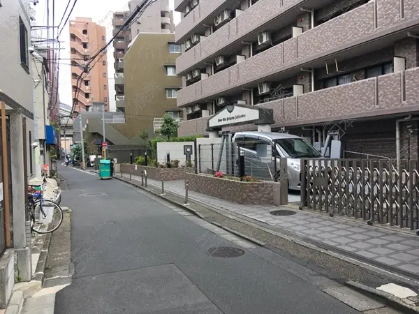 渋谷区幡ヶ谷２丁目　月極駐車場