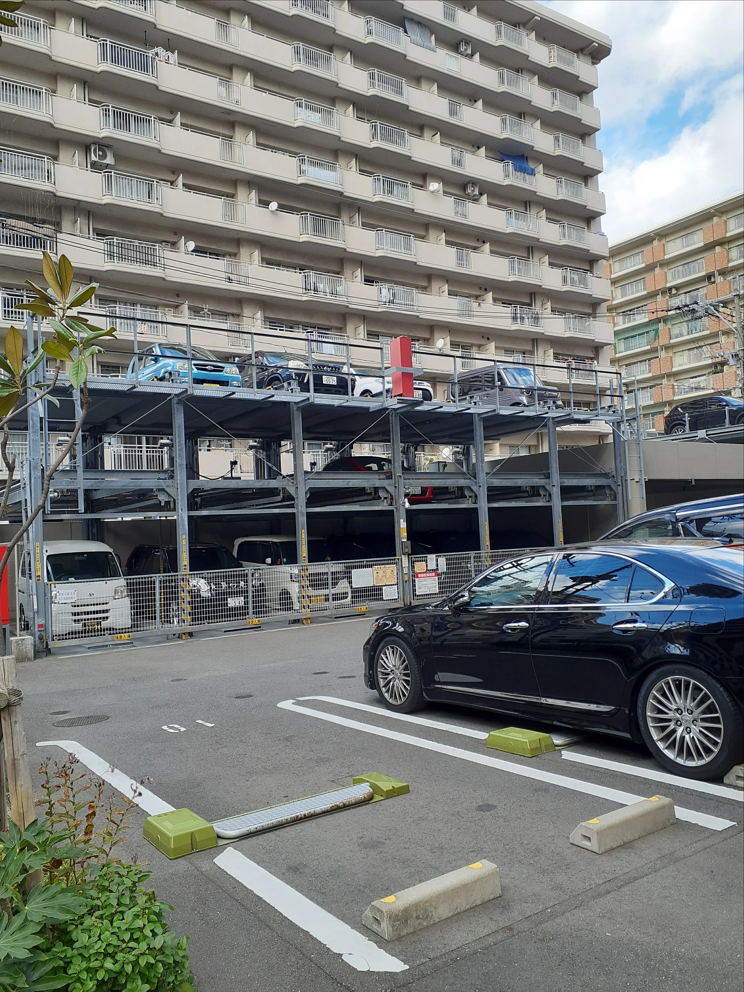 福岡市博多区築港本町　月極駐車場