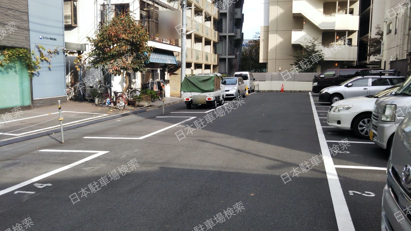 東京都新宿区西新宿８丁目　月極駐車場