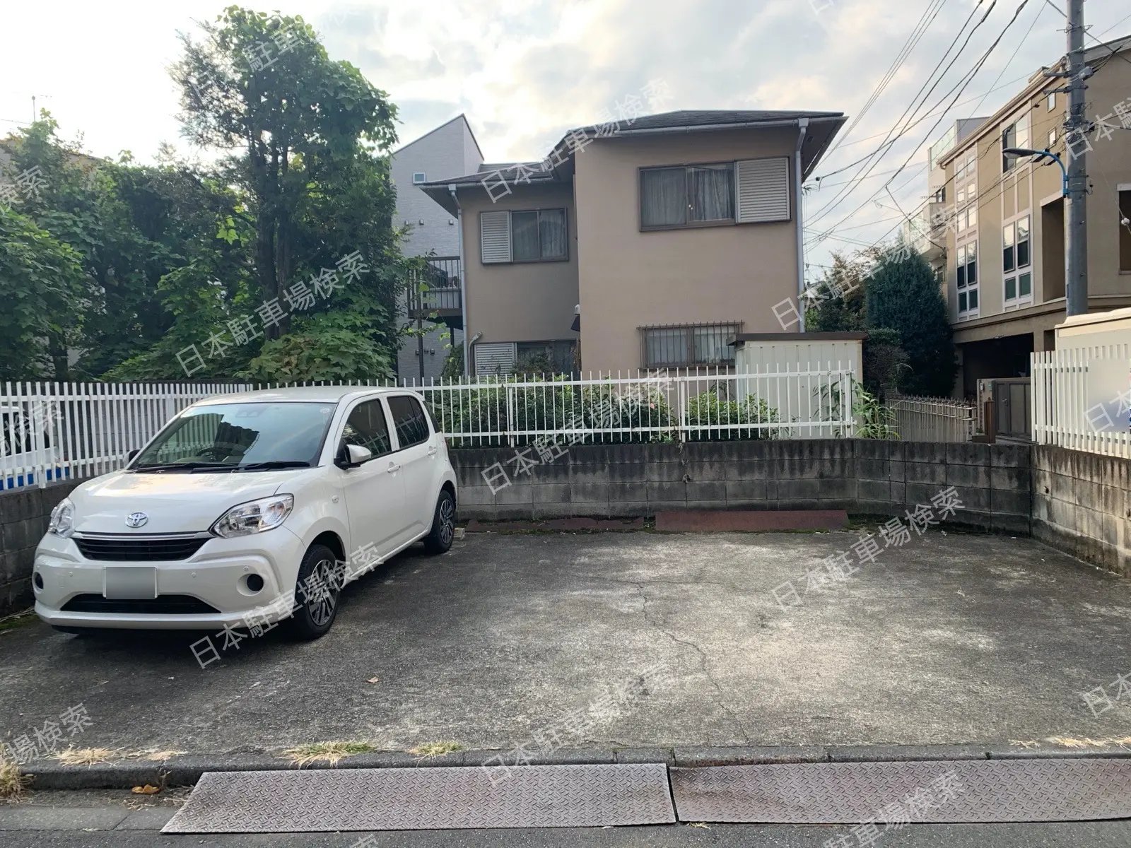 新宿区中落合３丁目　月極駐車場