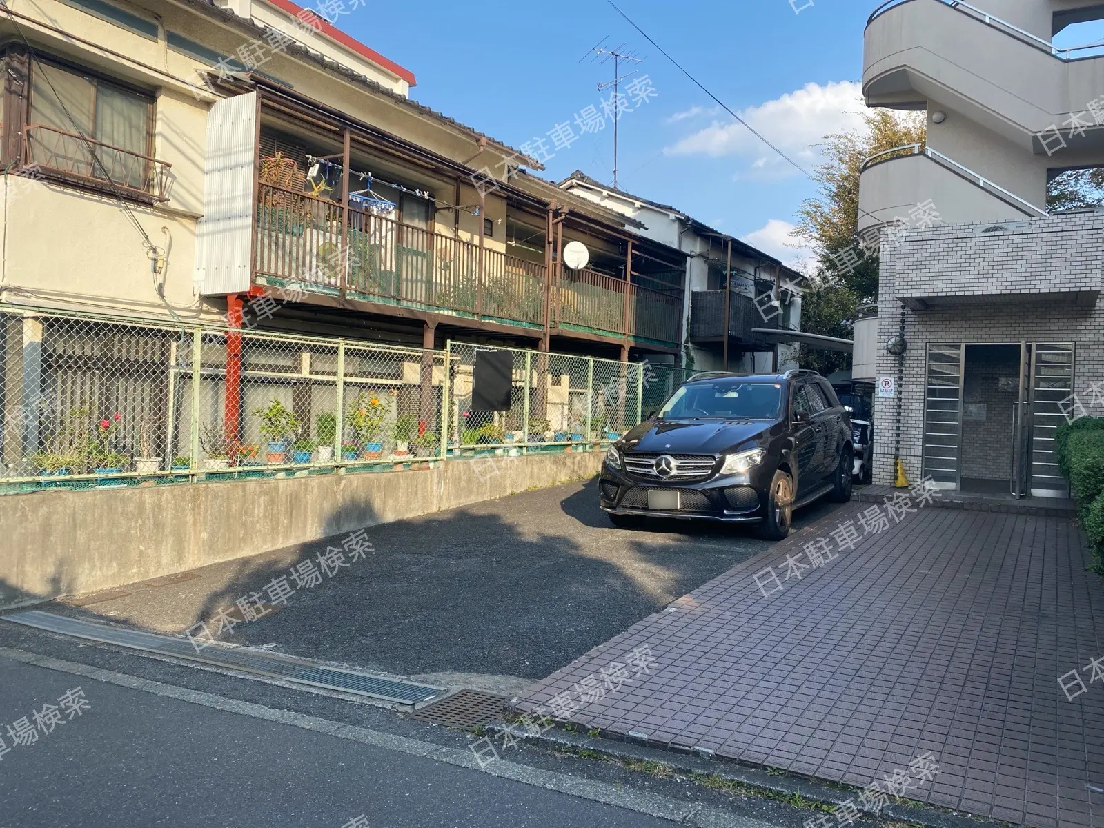 新宿区高田馬場　月極駐車場