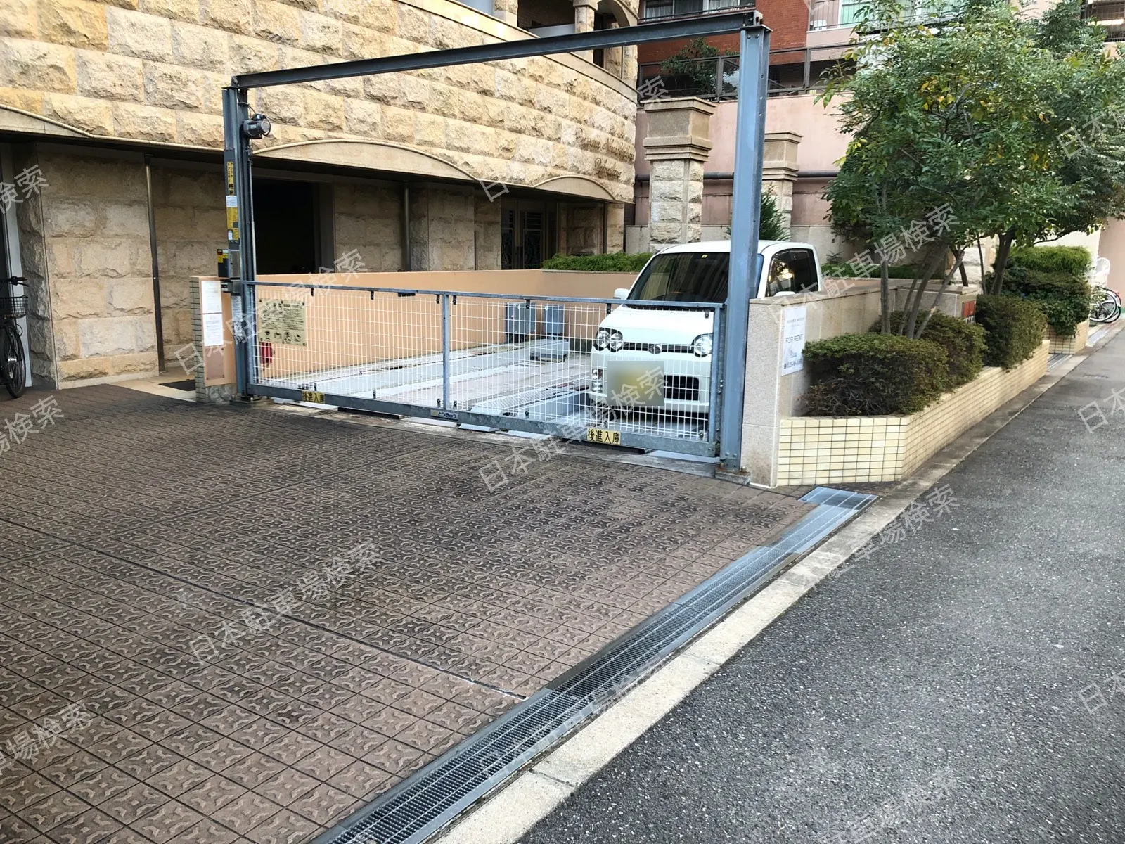 大阪市中央区東高麗橋　月極駐車場