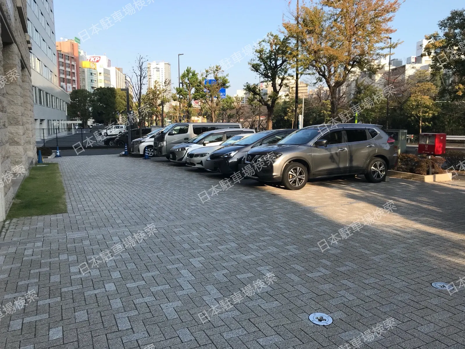 新宿区市谷本村町　月極駐車場