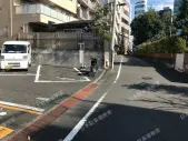 新宿区左門町　月極駐車場