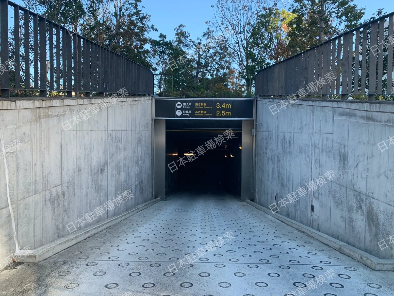 新宿区四谷１丁目　月極駐車場