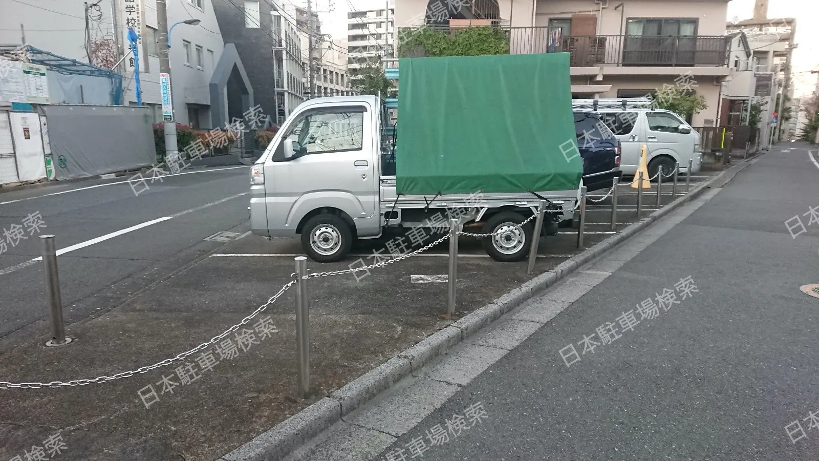 西早稲田３丁目25(屋内) 月極駐車場