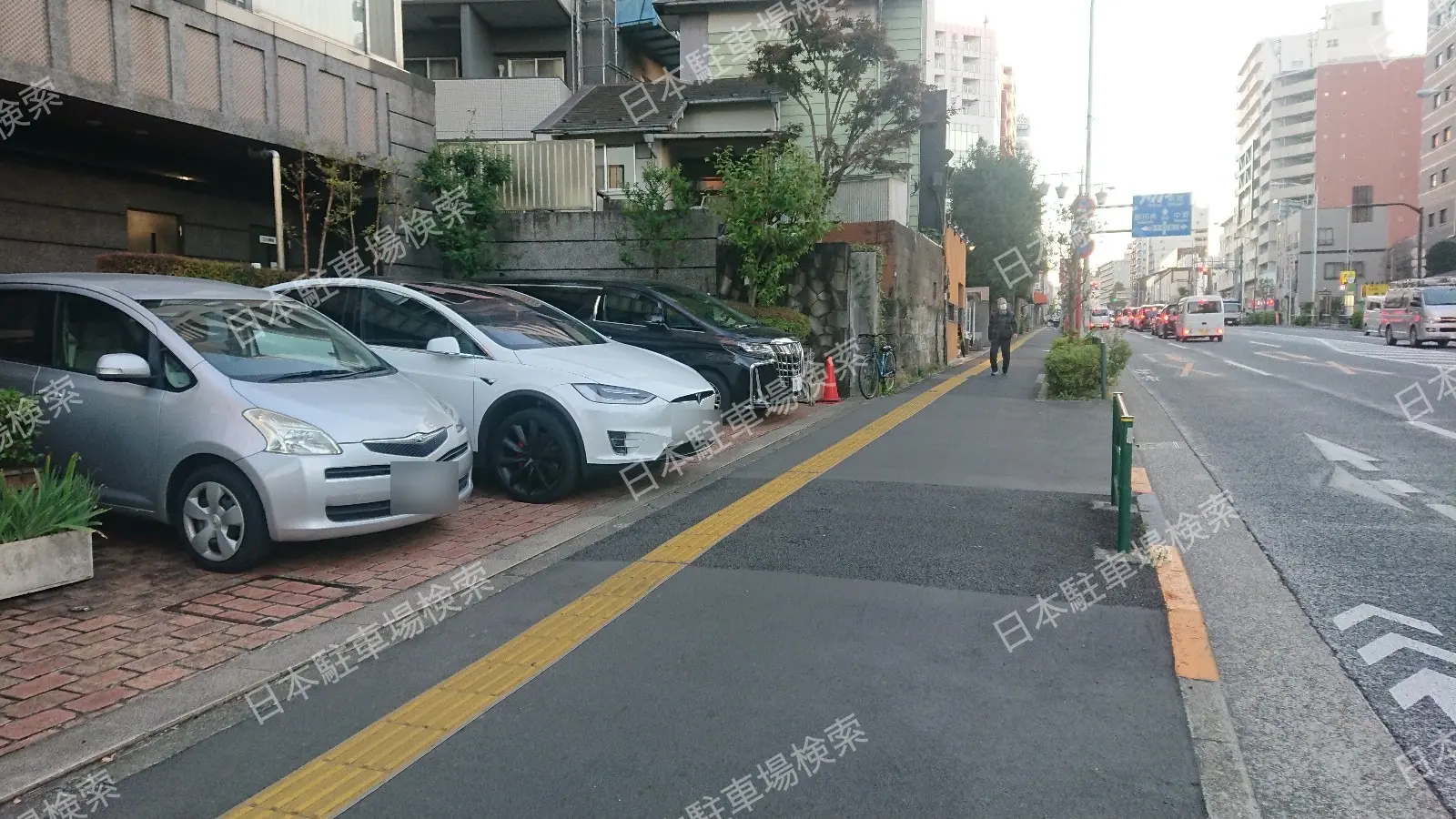 新宿区西早稲田３丁目　月極駐車場