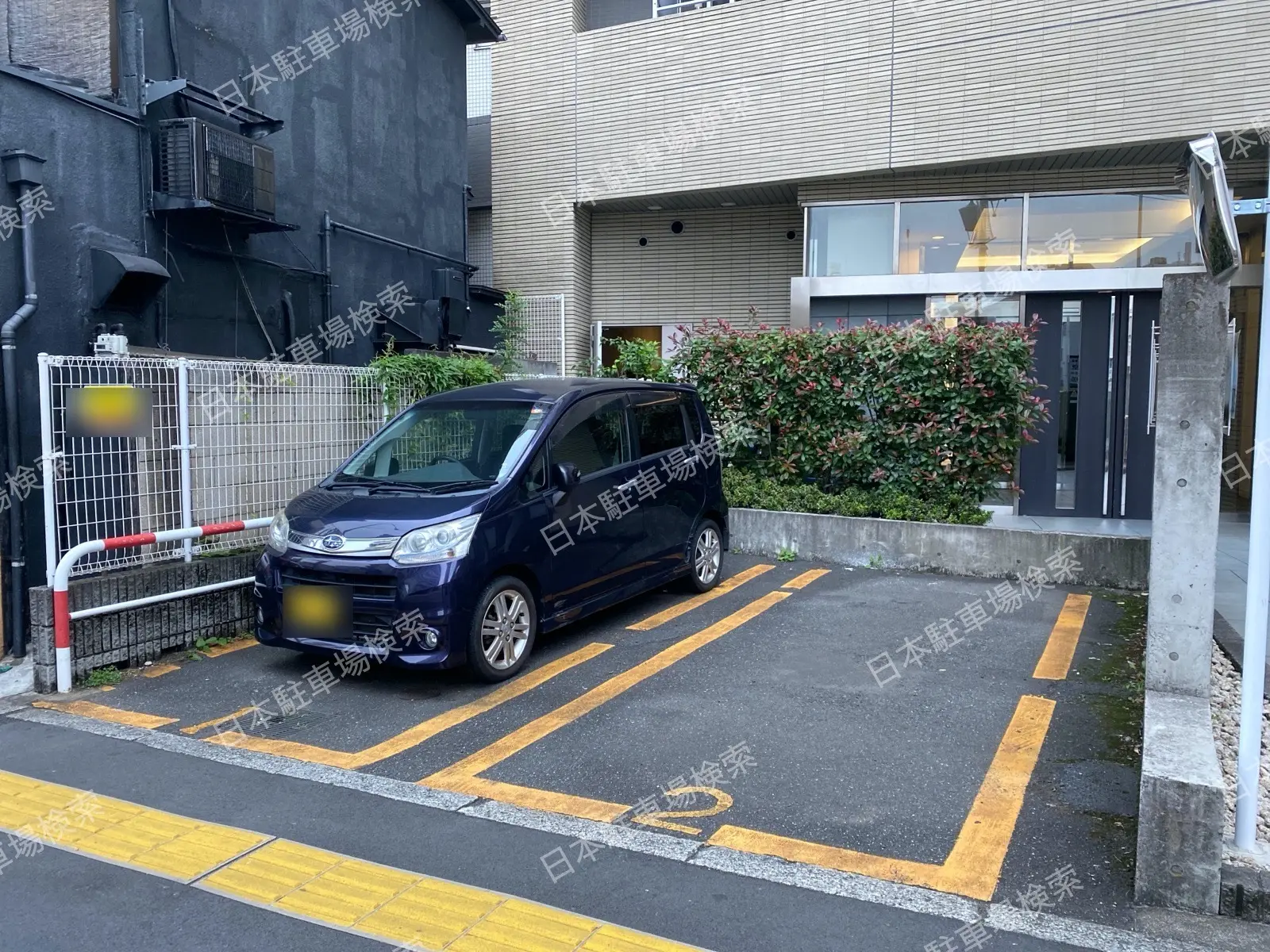 新宿区西早稲田３丁目　月極駐車場