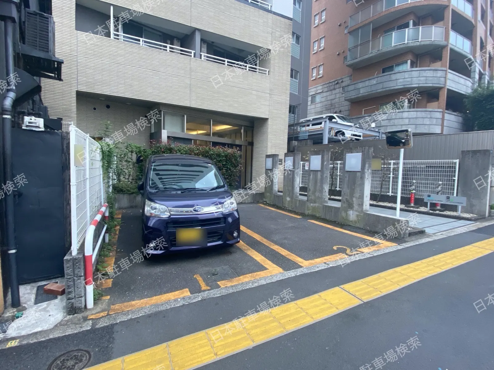 新宿区西早稲田３丁目　月極駐車場