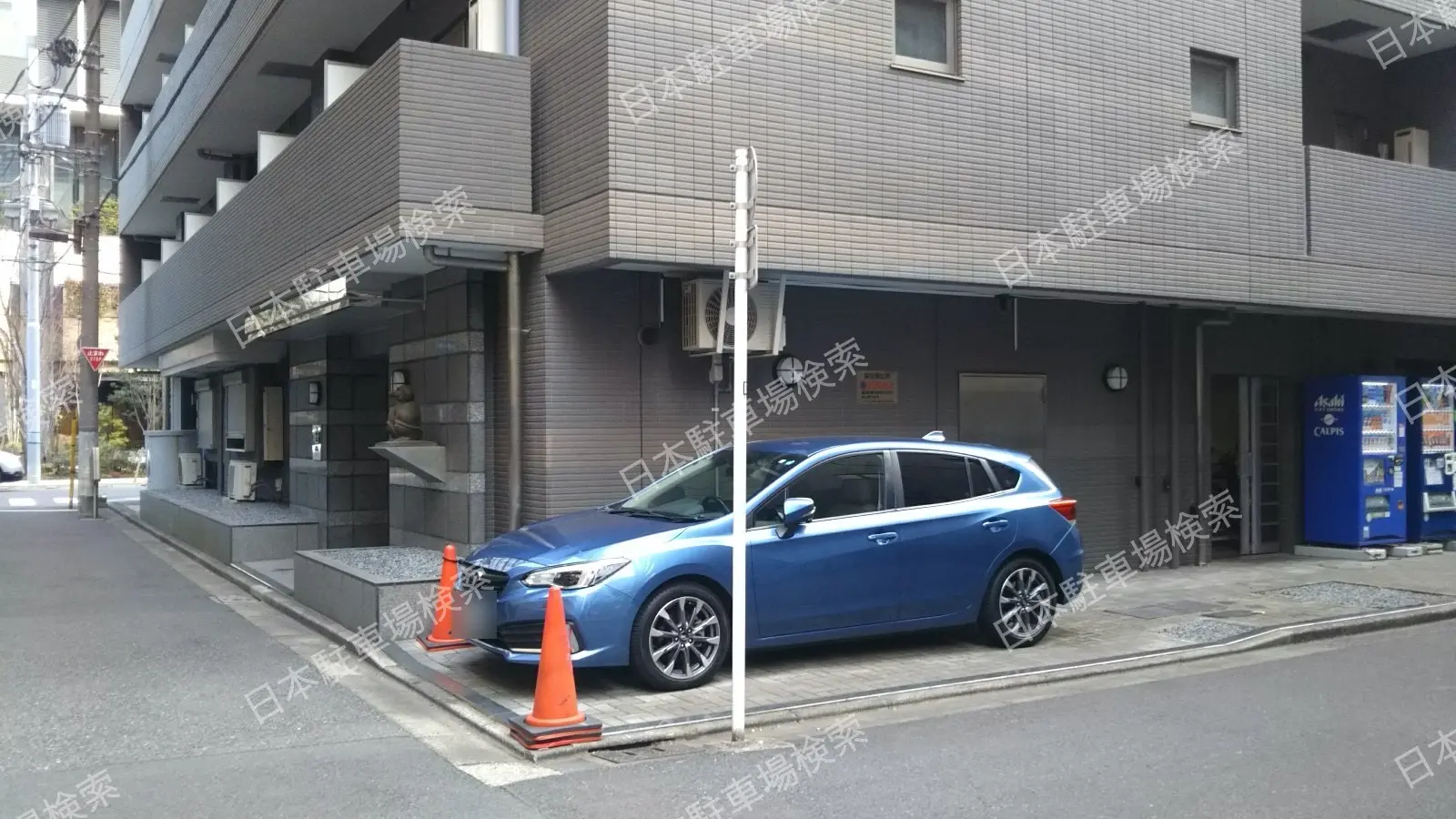 千代田区神田錦町3丁目　月極駐車場