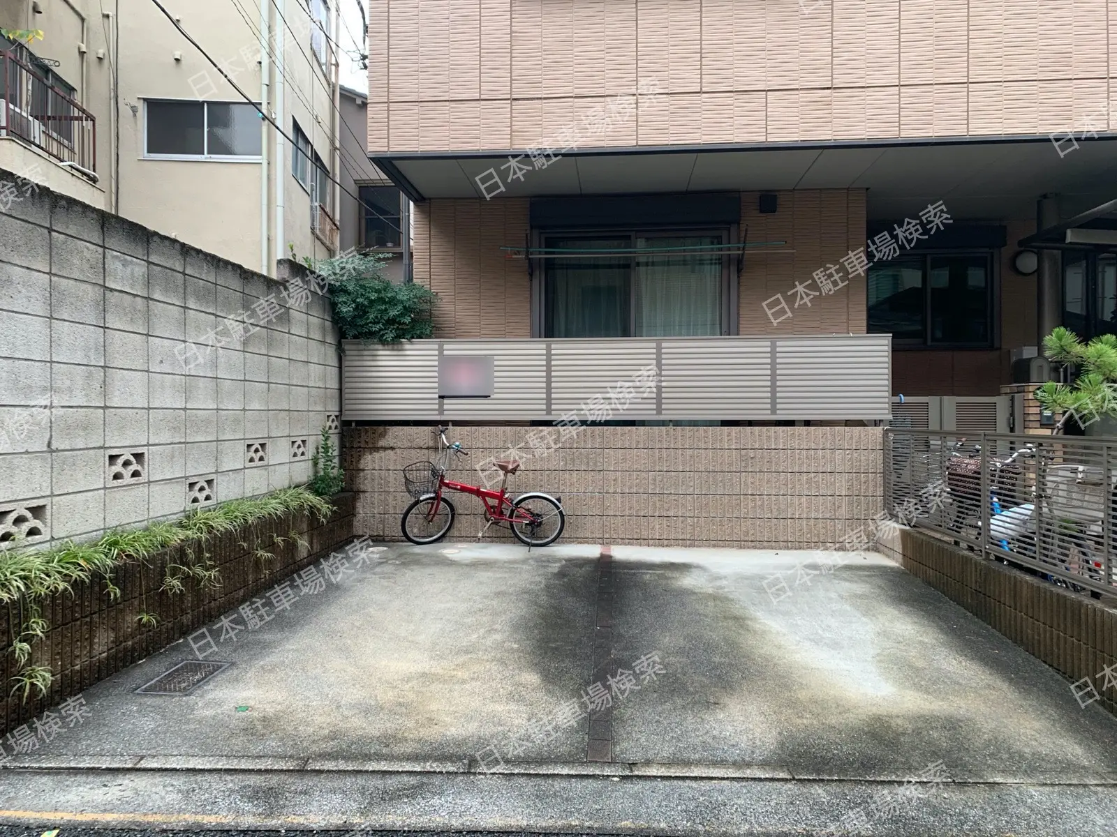 新宿区戸山１丁目　月極駐車場