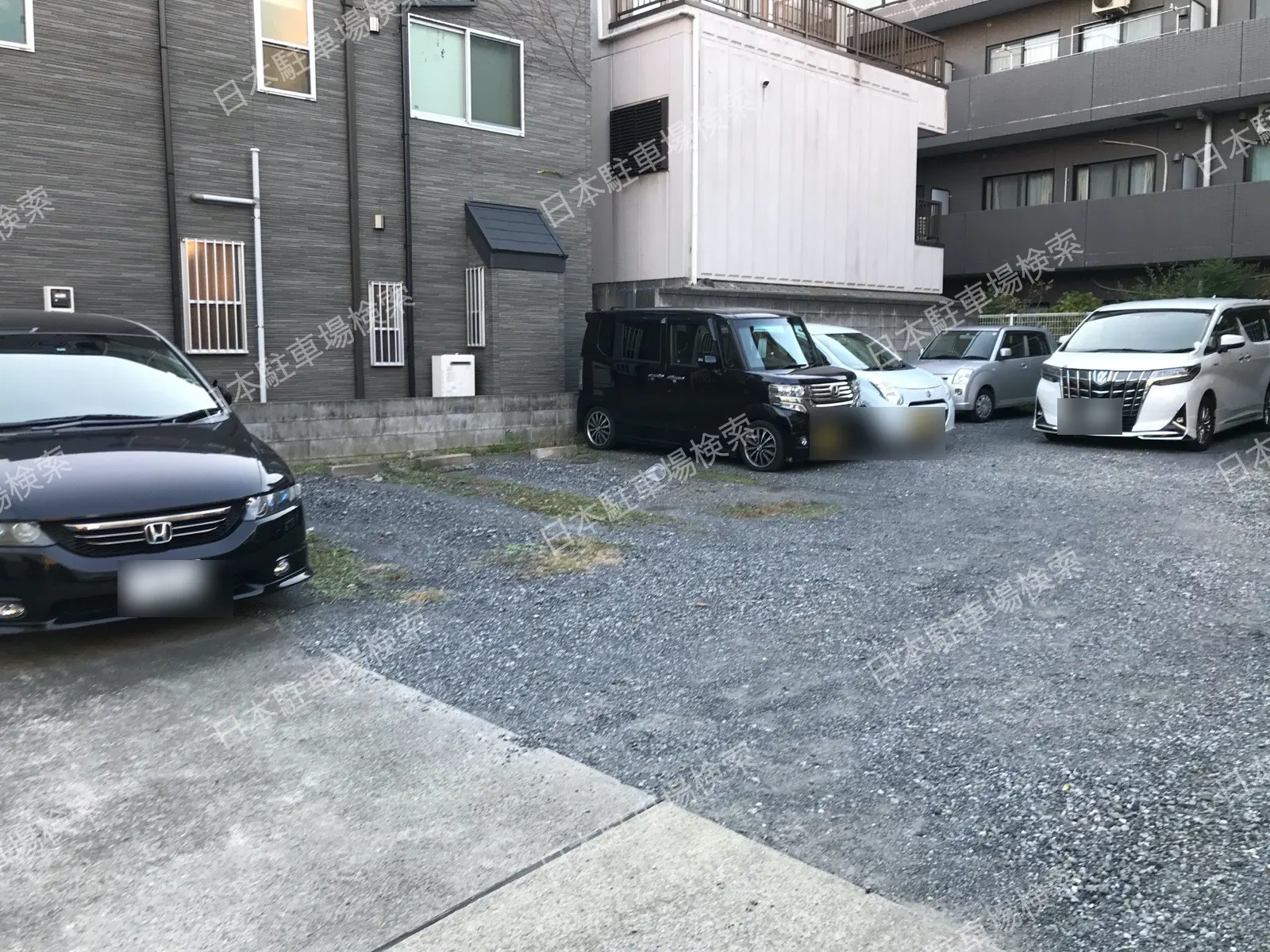 新宿区余丁町　月極駐車場