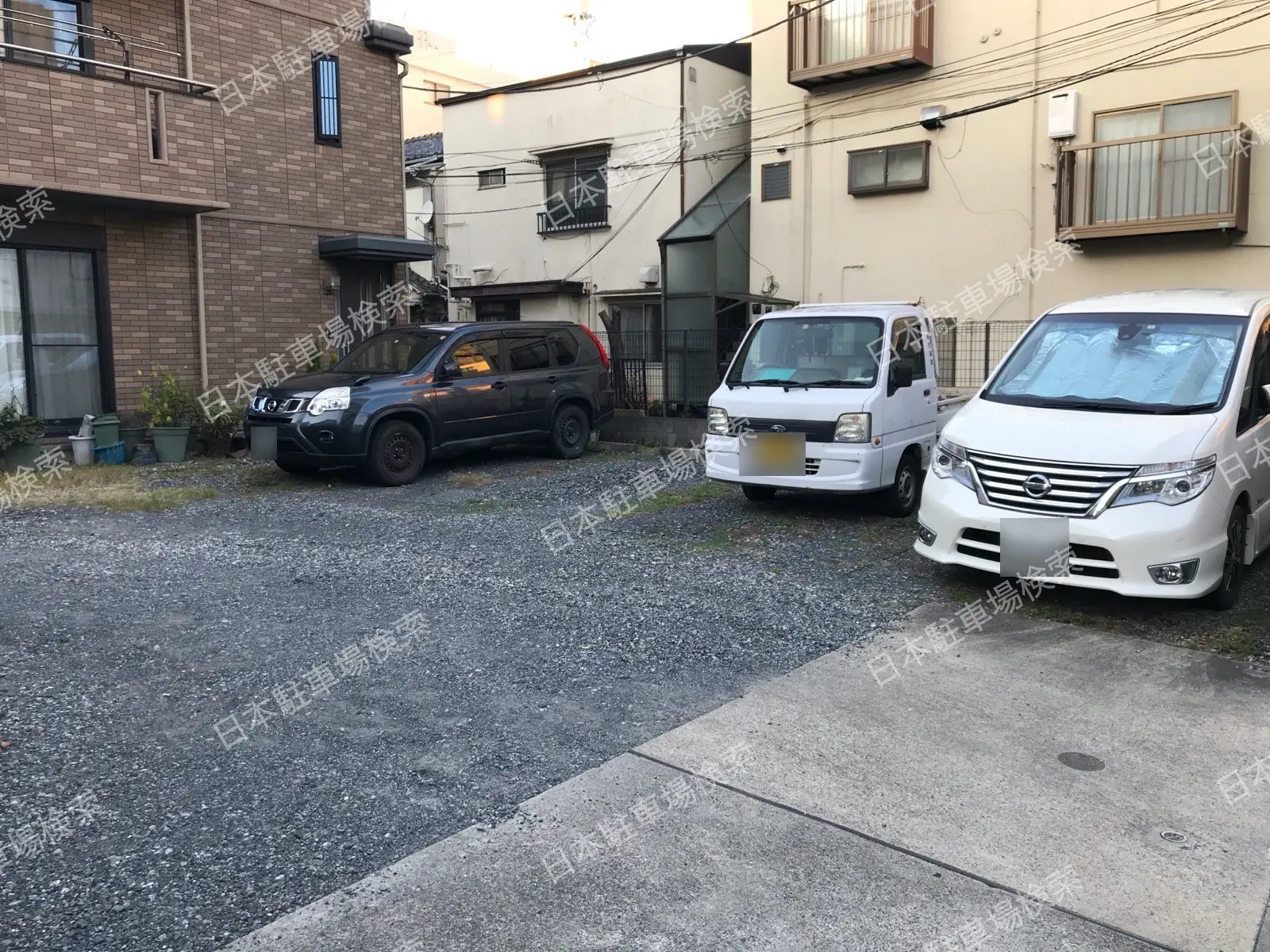 新宿区余丁町　月極駐車場