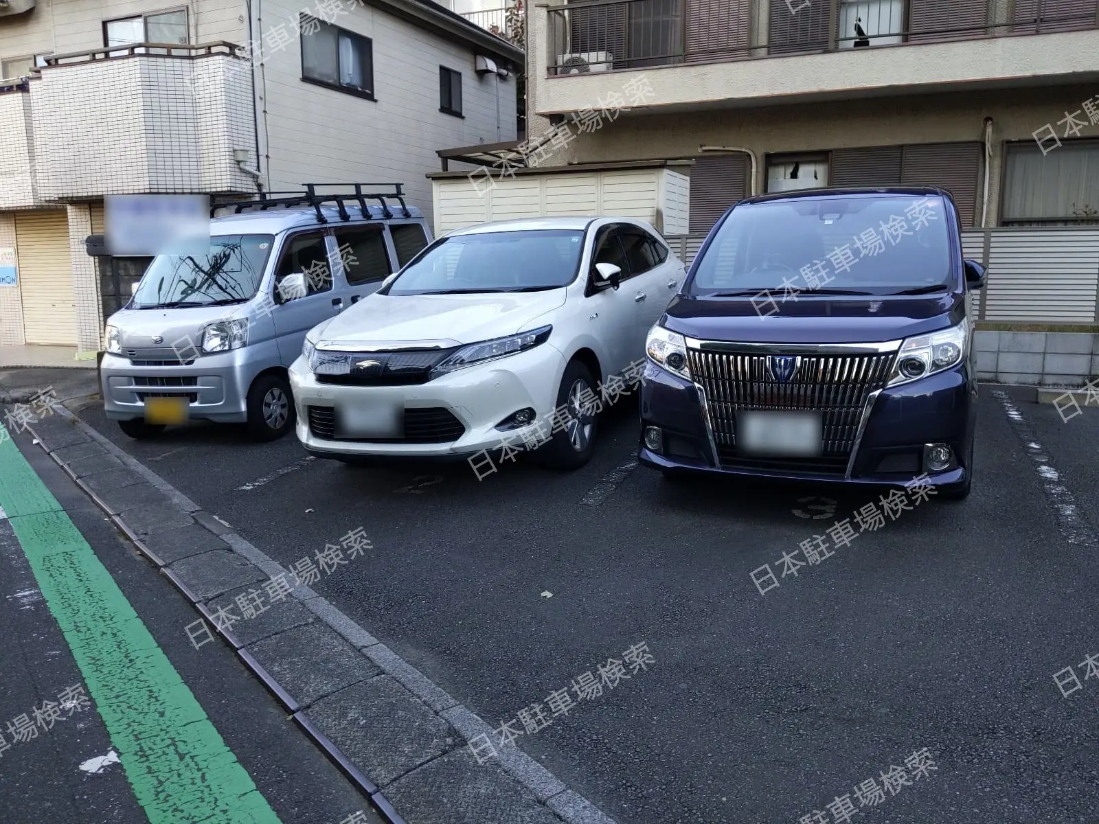 新宿区余丁町　月極駐車場