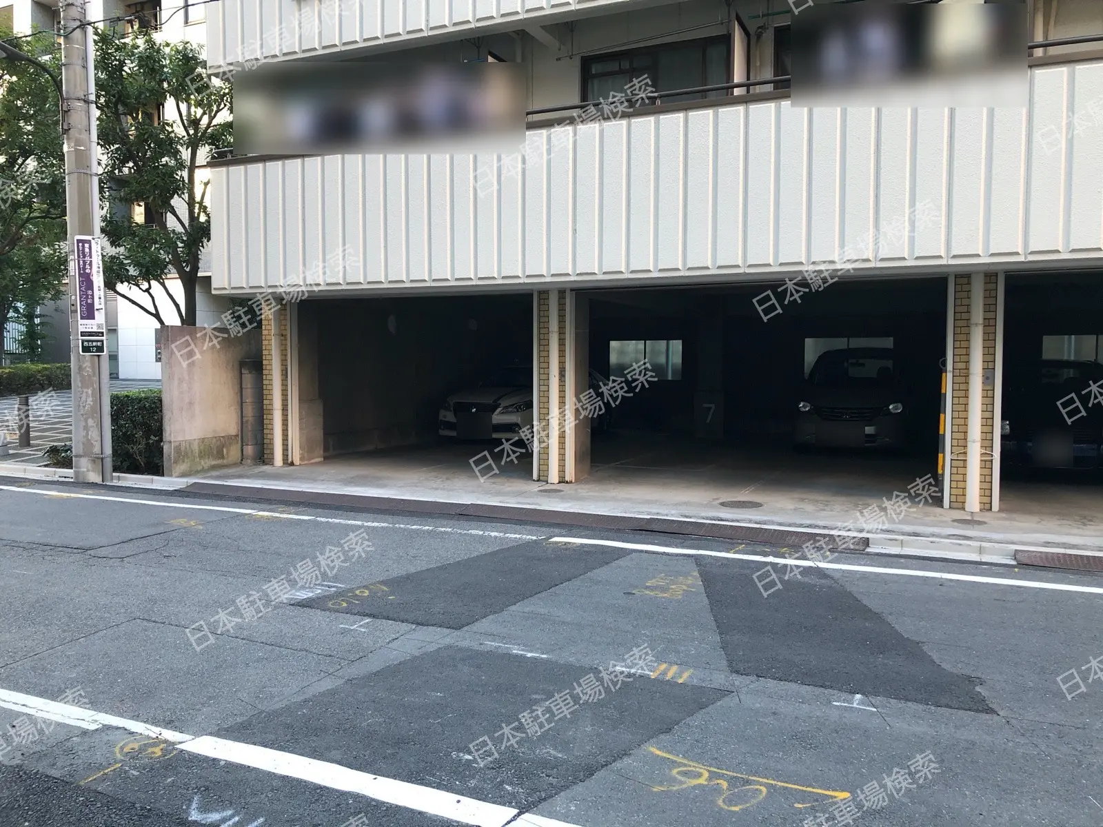 新宿区西五軒町月極駐車場