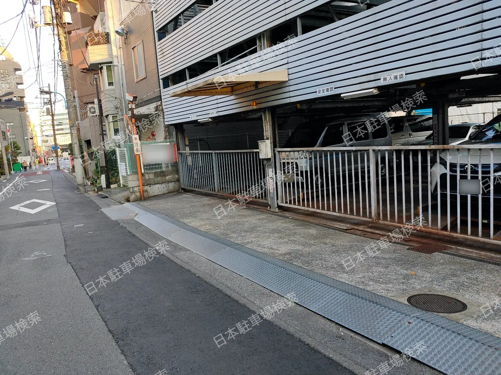 新宿区白銀町　月極駐車場