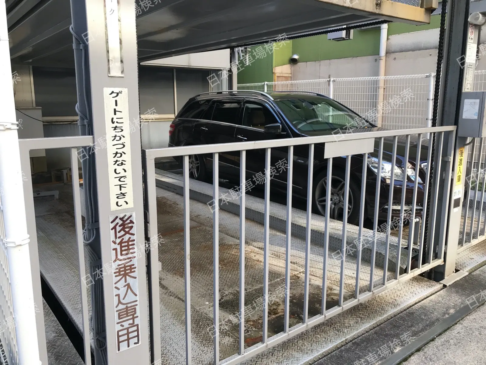 新宿区山吹町　月極駐車場