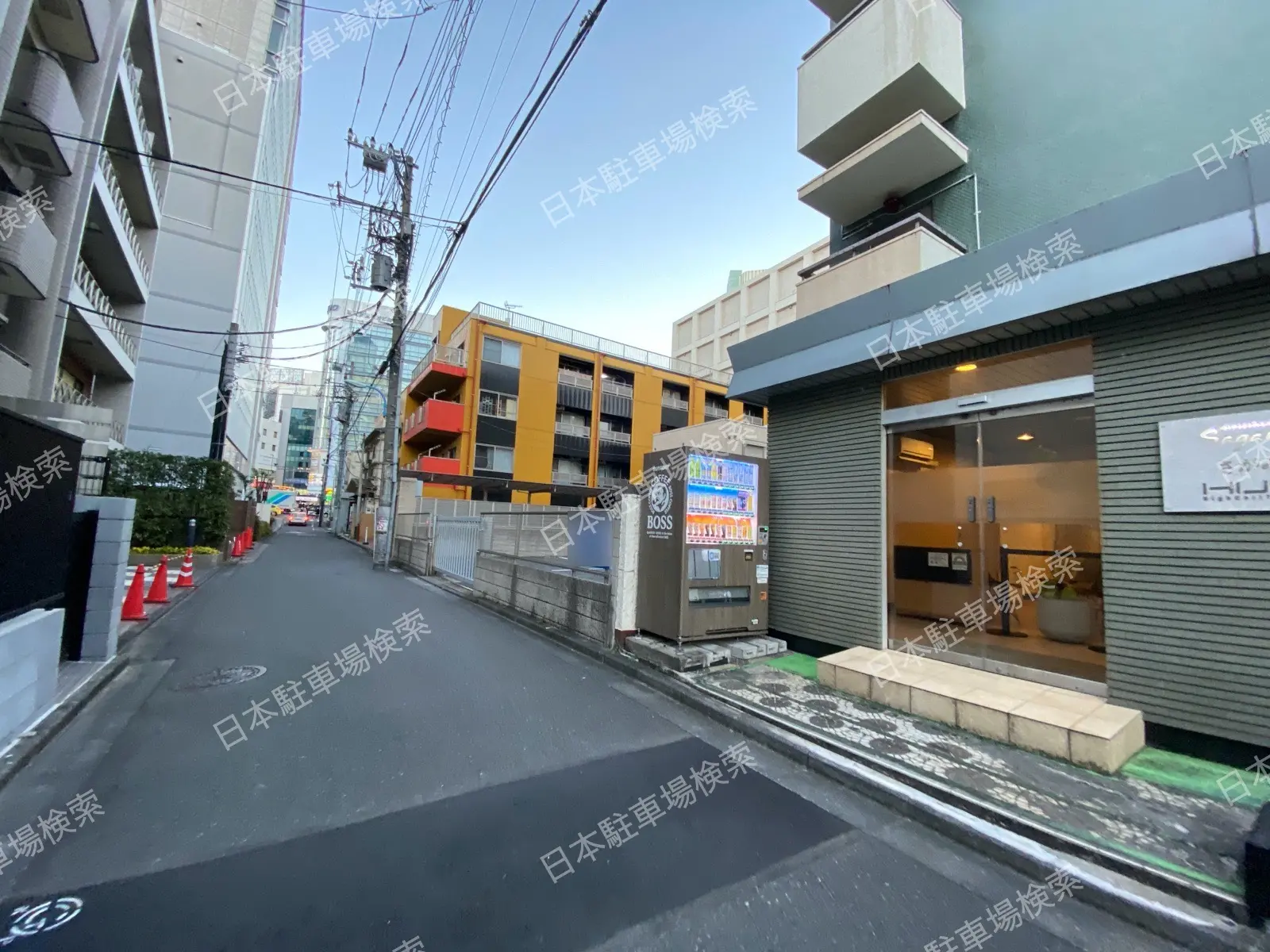 新宿４丁目4(屋外・平面) 月極駐車場