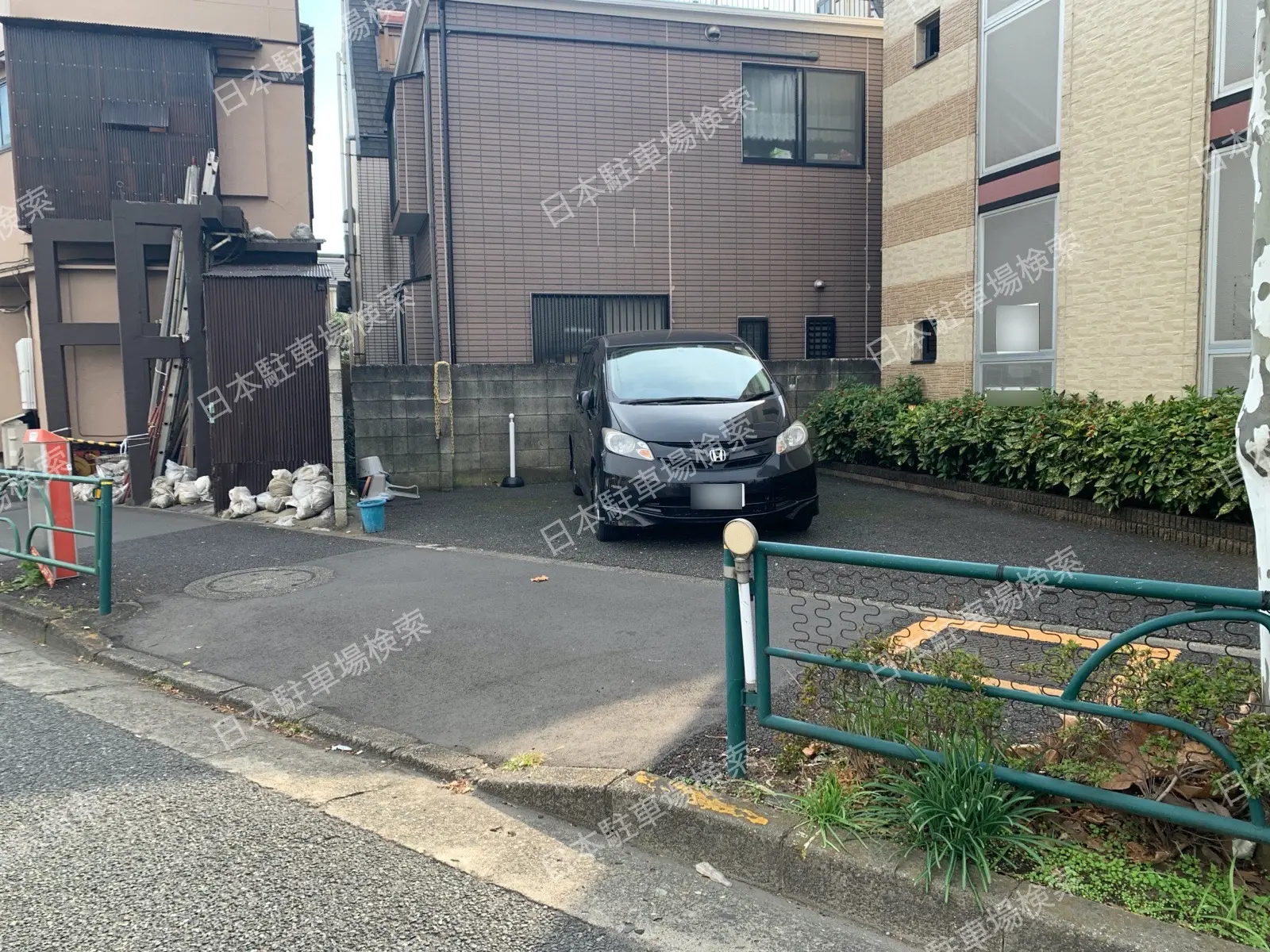 新宿区西落合１丁目　月極駐車場