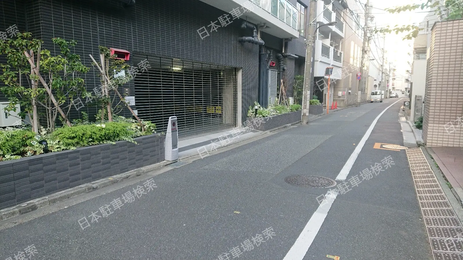 新宿区富久町８  月極駐車場