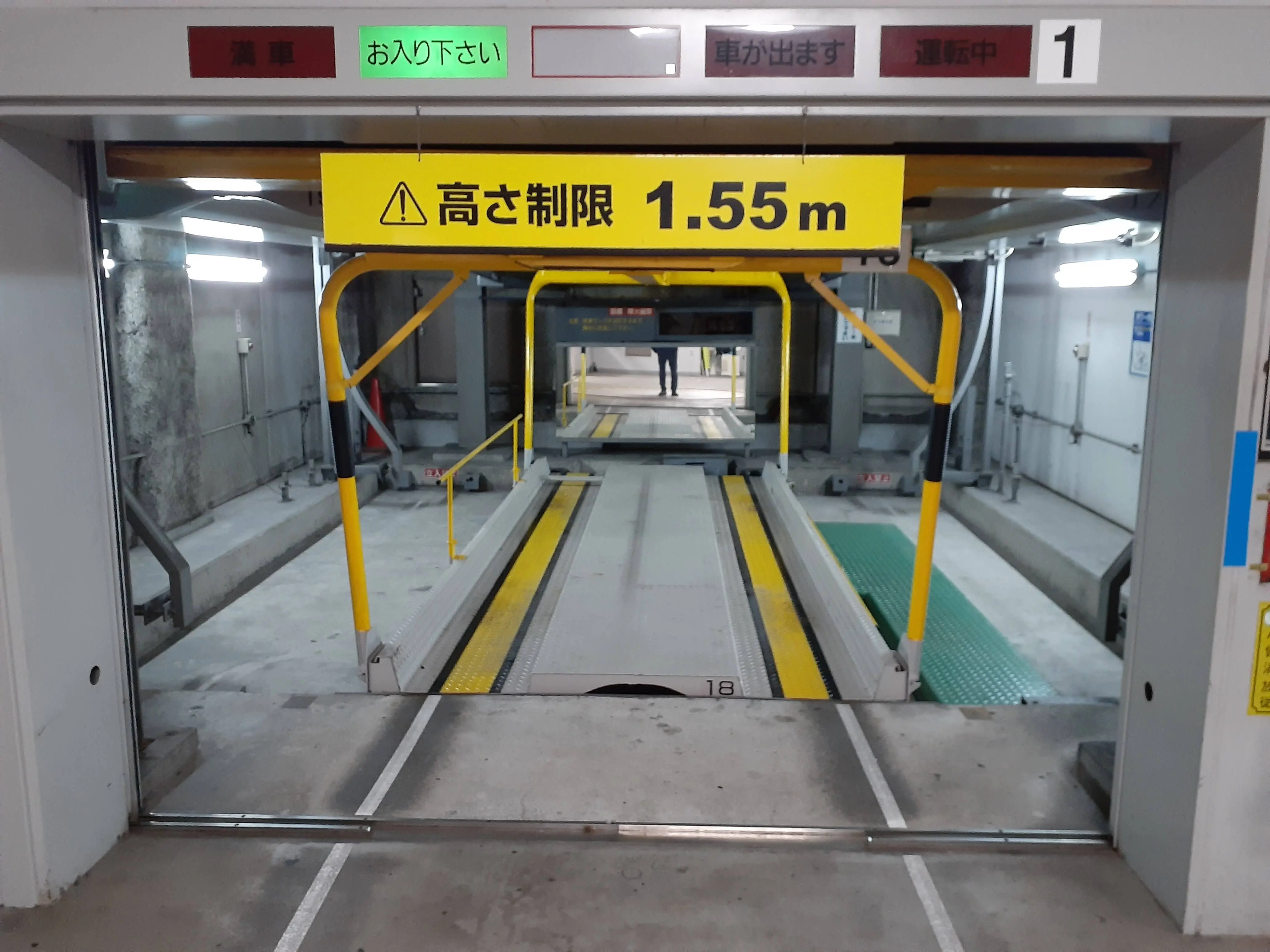 ★手数料０円★福岡市中央区天神４丁目　月極駐車場