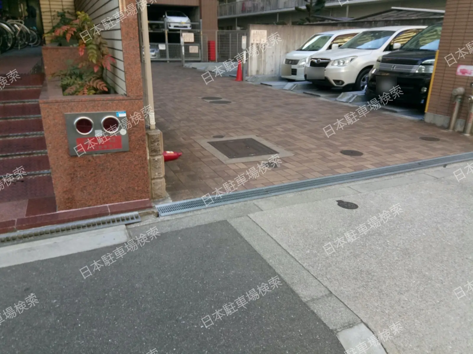 大阪市中央区十二軒町　月極駐車場