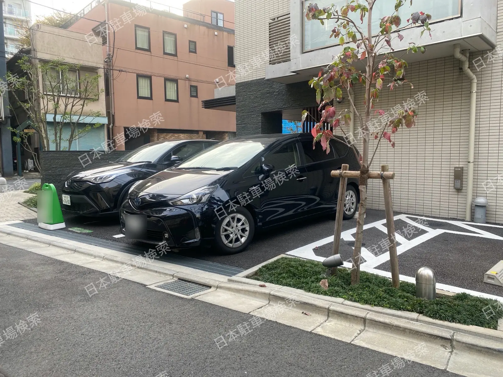 新宿区早稲田町 月極駐車場