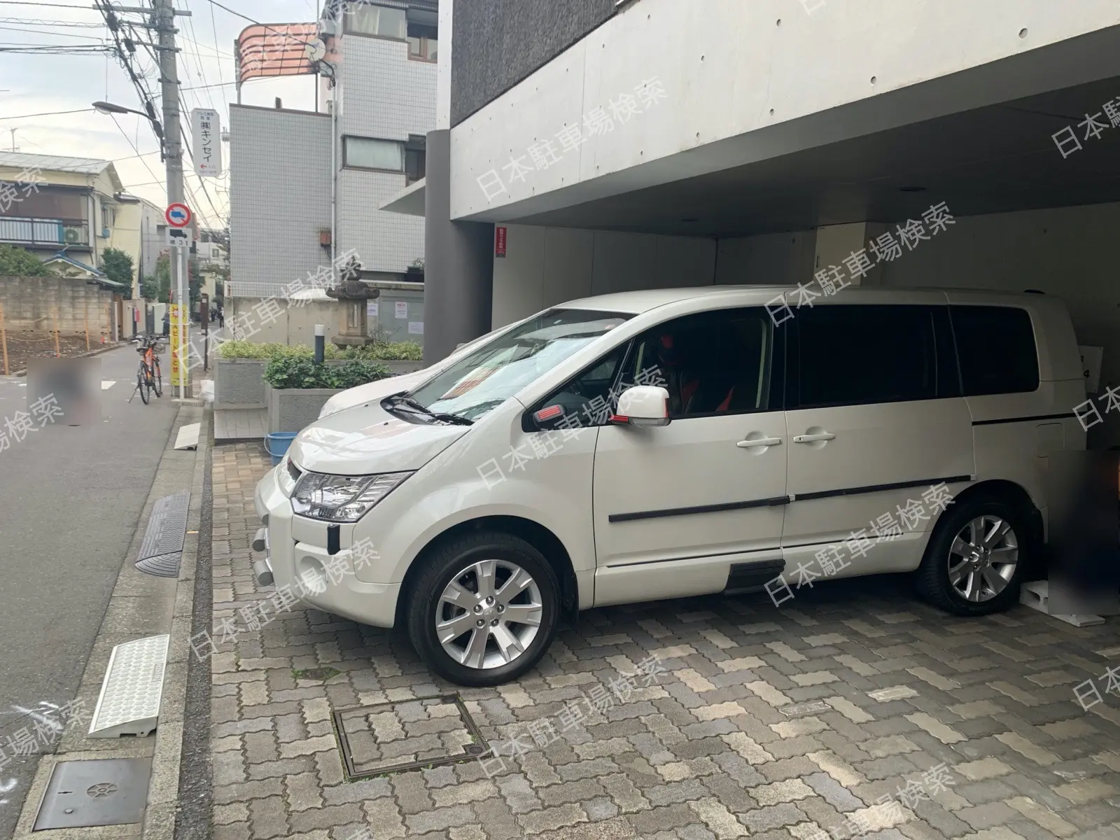 新宿区上落合３丁目月極駐車場