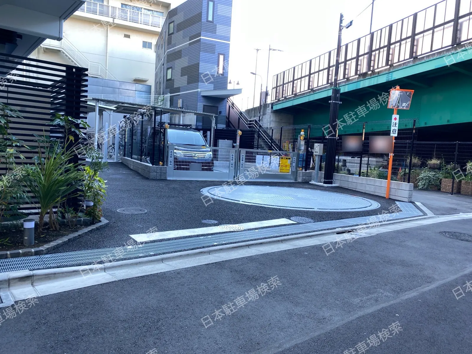 新宿区上落合２丁目月極駐車場