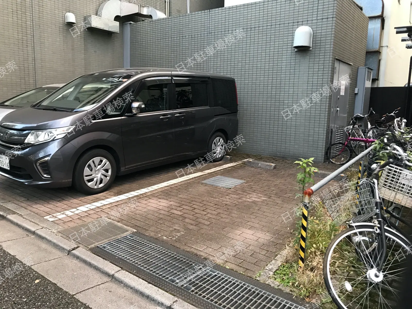 新宿区北新宿４丁目　月極駐車場