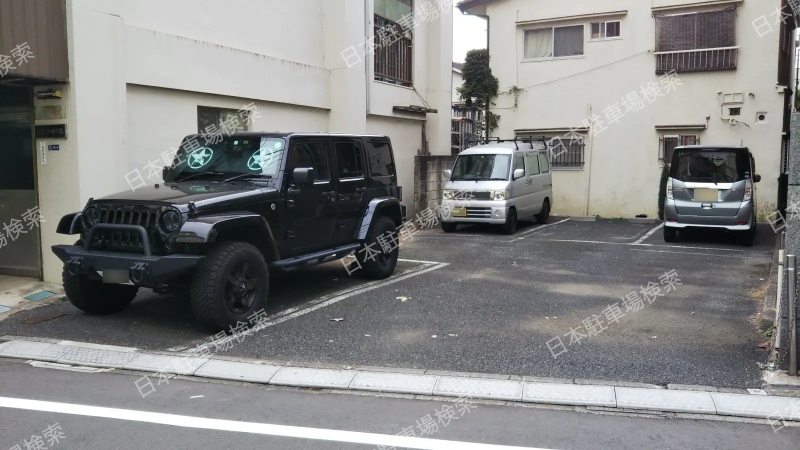 新宿区北新宿２丁目　月極駐車場