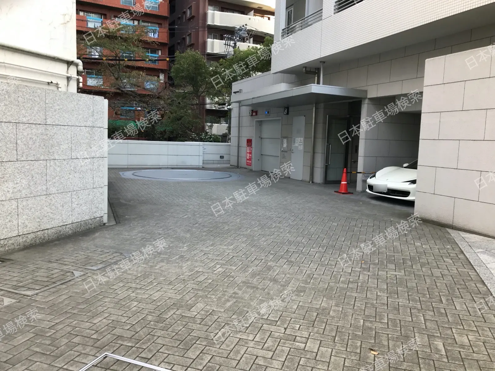 新宿区舟町 月極駐車場