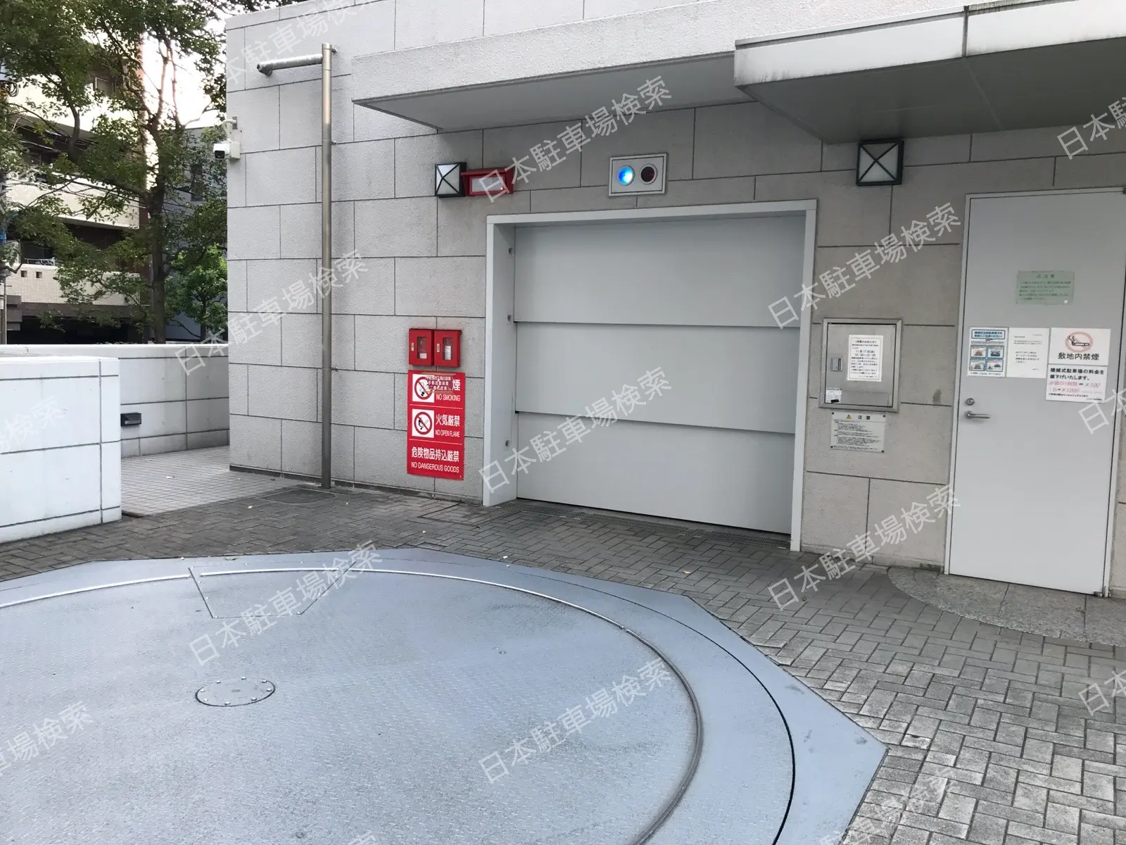 新宿区舟町 月極駐車場