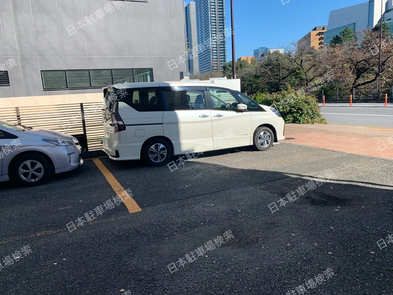 新宿区市谷田町三丁目 月極駐車場